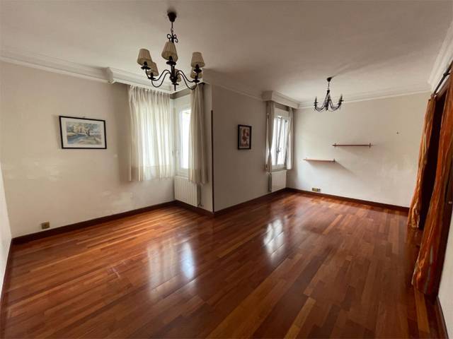 Piso en Venta en Madariaga Etorbidea, 18 en San Pedro de Deusto - La Ribera