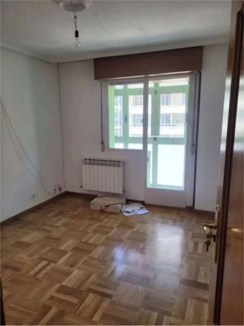 Pis en venda a Villafría - La Ventilla - Castañares Dormitori de Pis en venda en Burgos amb Calefacció i Terrassa