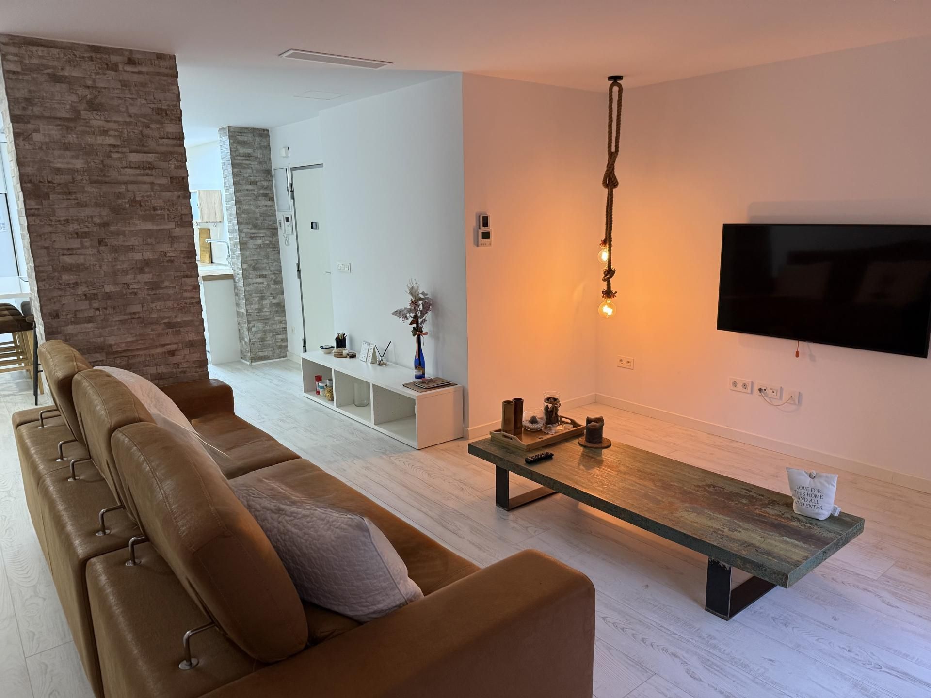 Living room of Flat for rent in Elche / Elx  with Air Conditioner, Parquet flooring and Furnished