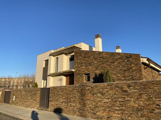 Casa-chalet en Venta en Carrer de Golmés, 3 en Mollerussa