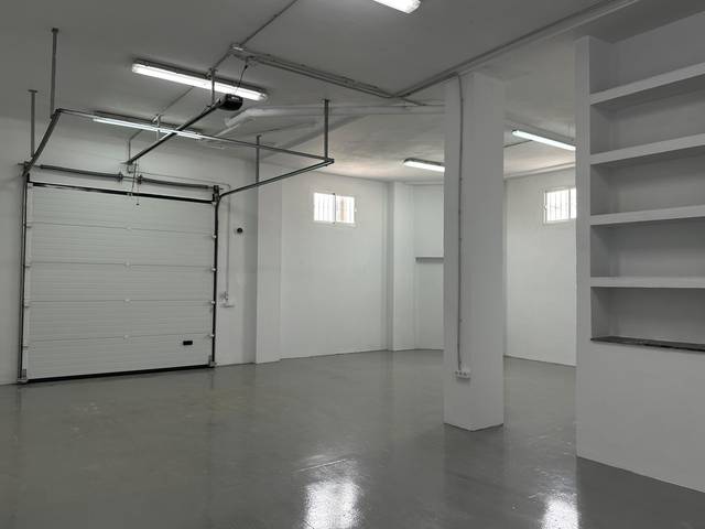 Local comercial en Alquiler en Calle Calvario, 82 en La Banda - Campo de Fútbol