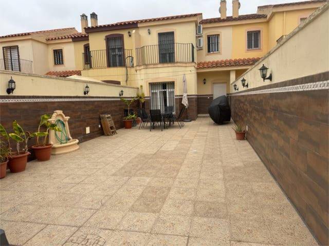 Casa-chalet en Venta en Caballero Bonald - San José Obrero - Guadalcacín