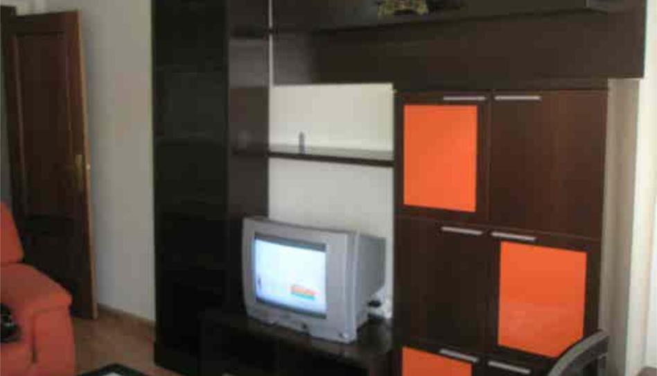 Flat for rent in Maria Auxiliadora - Barriada de Llera, Badajoz Capital - image 1 Photo 1 of Flat for rent in Maria Auxiliadora - Barriada de Llera, Badajoz Capital