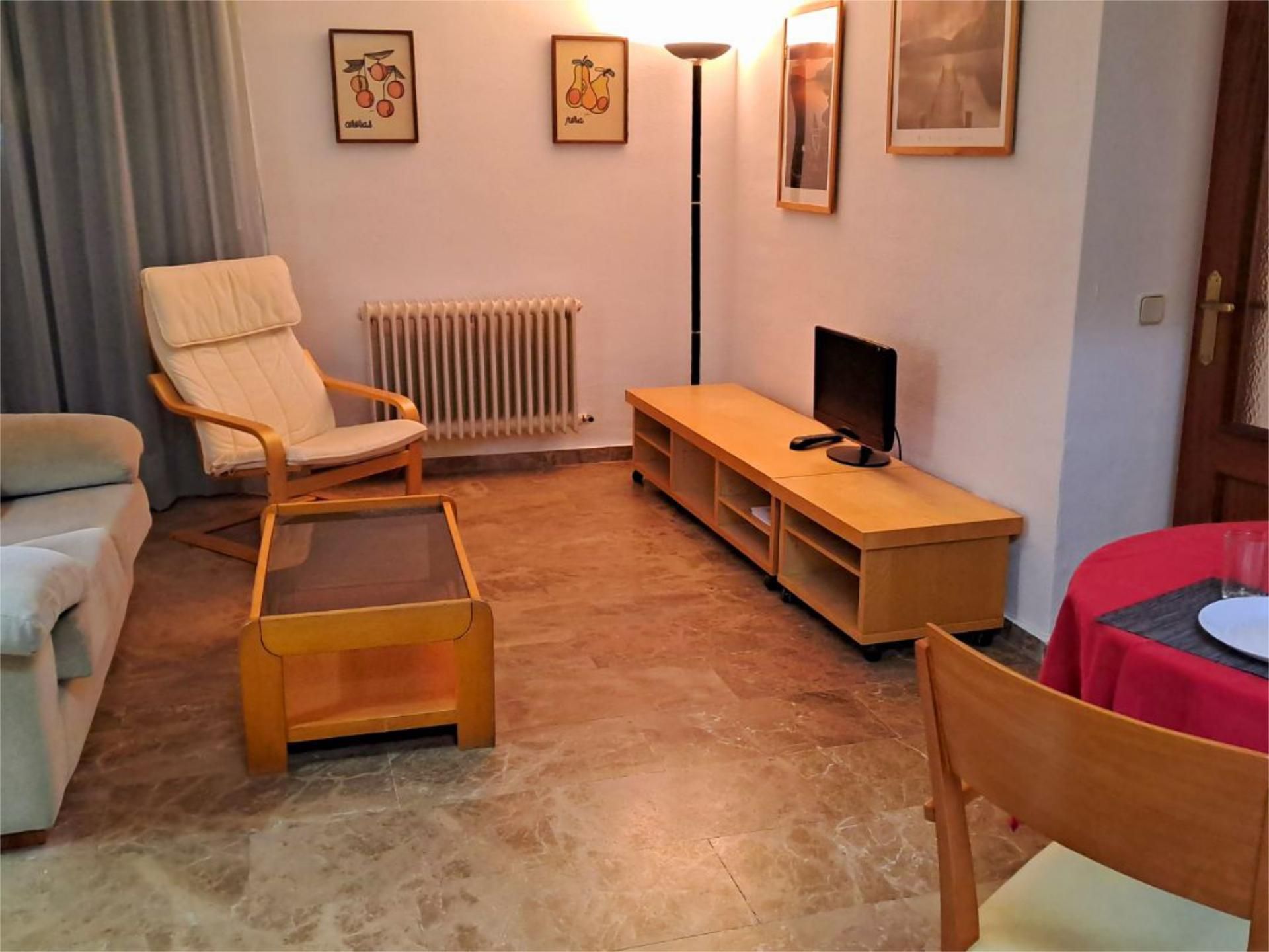 Piso de alquiler en Avenida de Europa, 6, Avenida Europa - San Antón Sala de estar de Piso de alquiler en Toledo Capital con Aire acondicionado, Calefacción y Amueblado