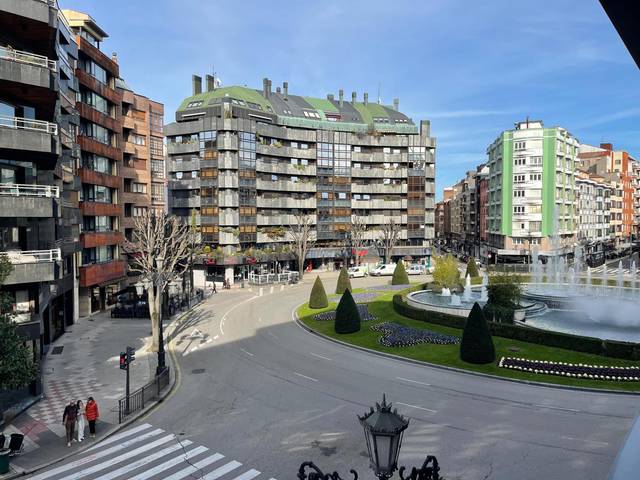 Piso en Alquiler en Calle Telesforo Cuevas, 1 en Plaza de América