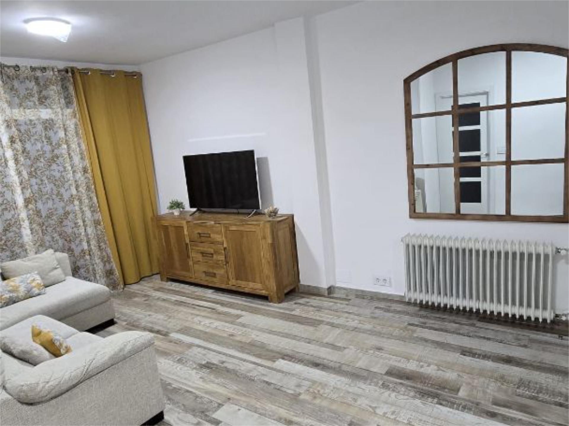 Pis de lloguer a Calle del Galeón, 3, Alameda de Osuna Sala d'estar de Pis de lloguer en Madrid Capital