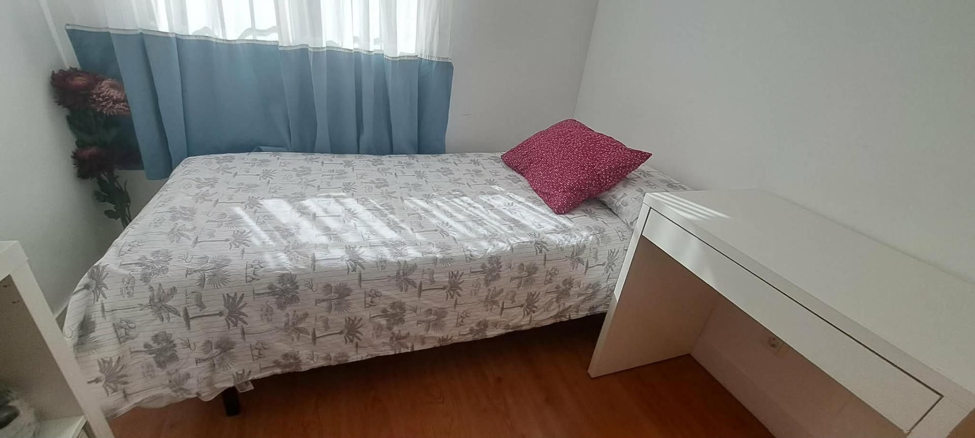Habitación de Piso para compartir en  Madrid Capital con Calefacción, Jardín privado y Parquet