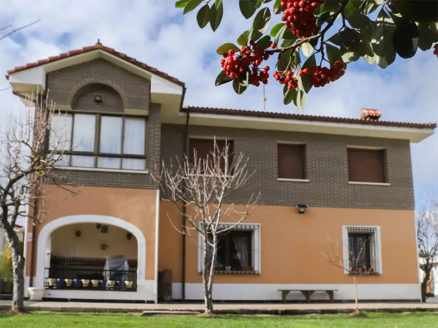 Vista exterior de Casa o chalet en venta en Trespaderne con Calefacción, Jardín privado y Parquet