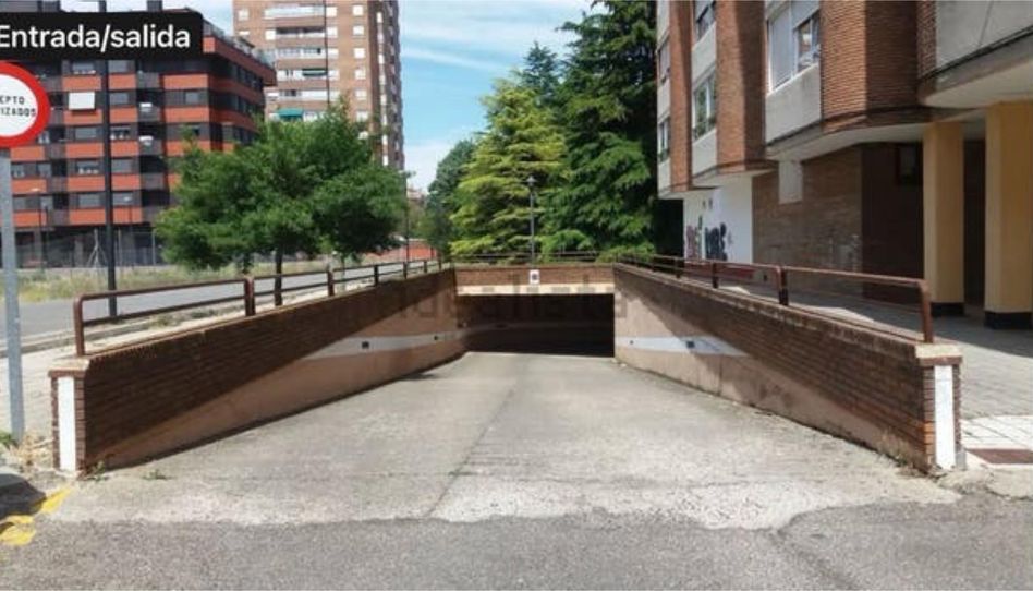 Garaje de alquiler en Pan y Guindas, Palencia Capital - imagen 1 Foto 1 de Garaje de alquiler en Pan y Guindas, Palencia Capital