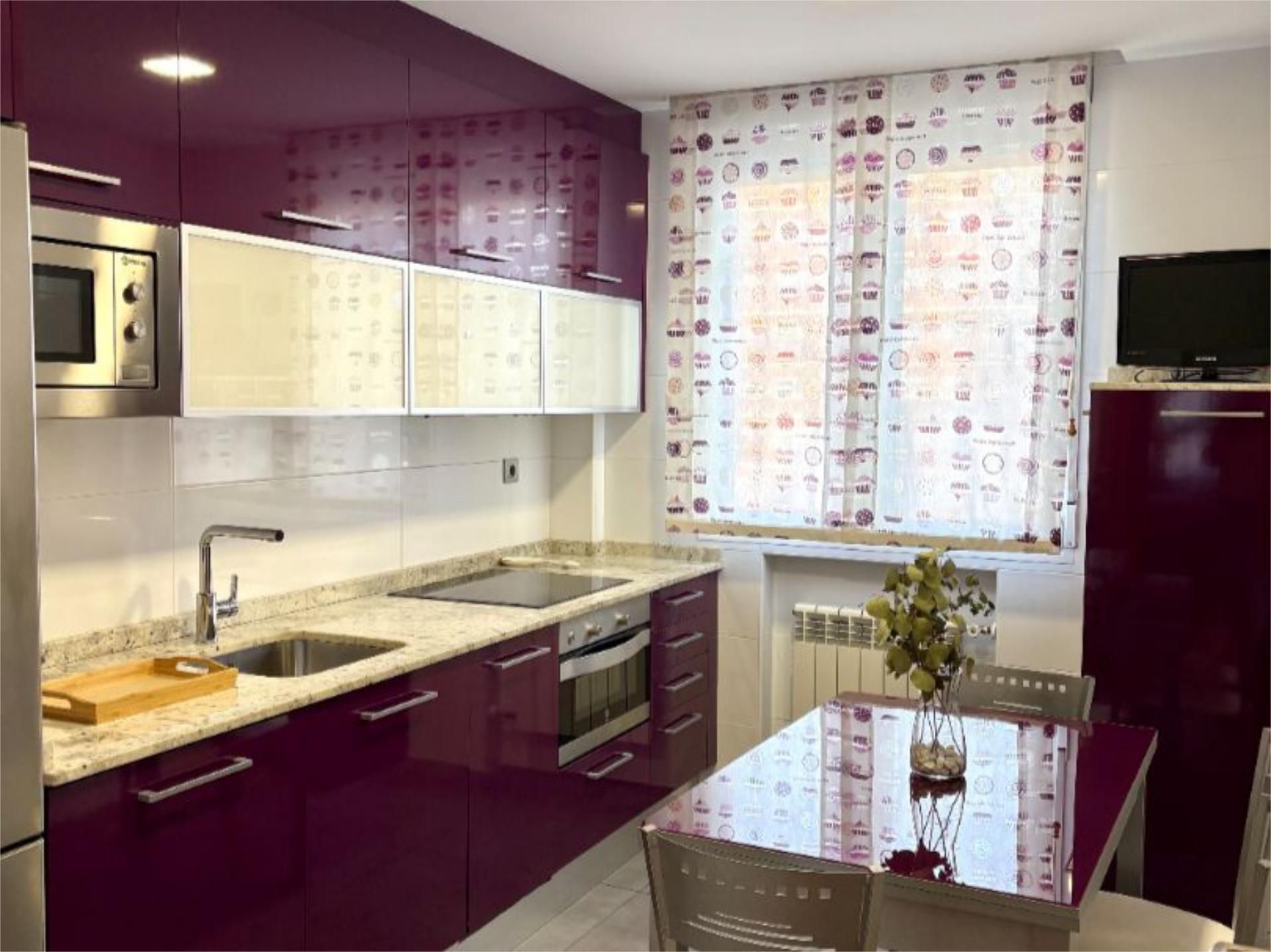 Flat for sale in Calle Caballero de la Rosa, 2, San Millán - Ayuntamiento Kitchen of Flat for sale in Logroño with Terrace and Balcony