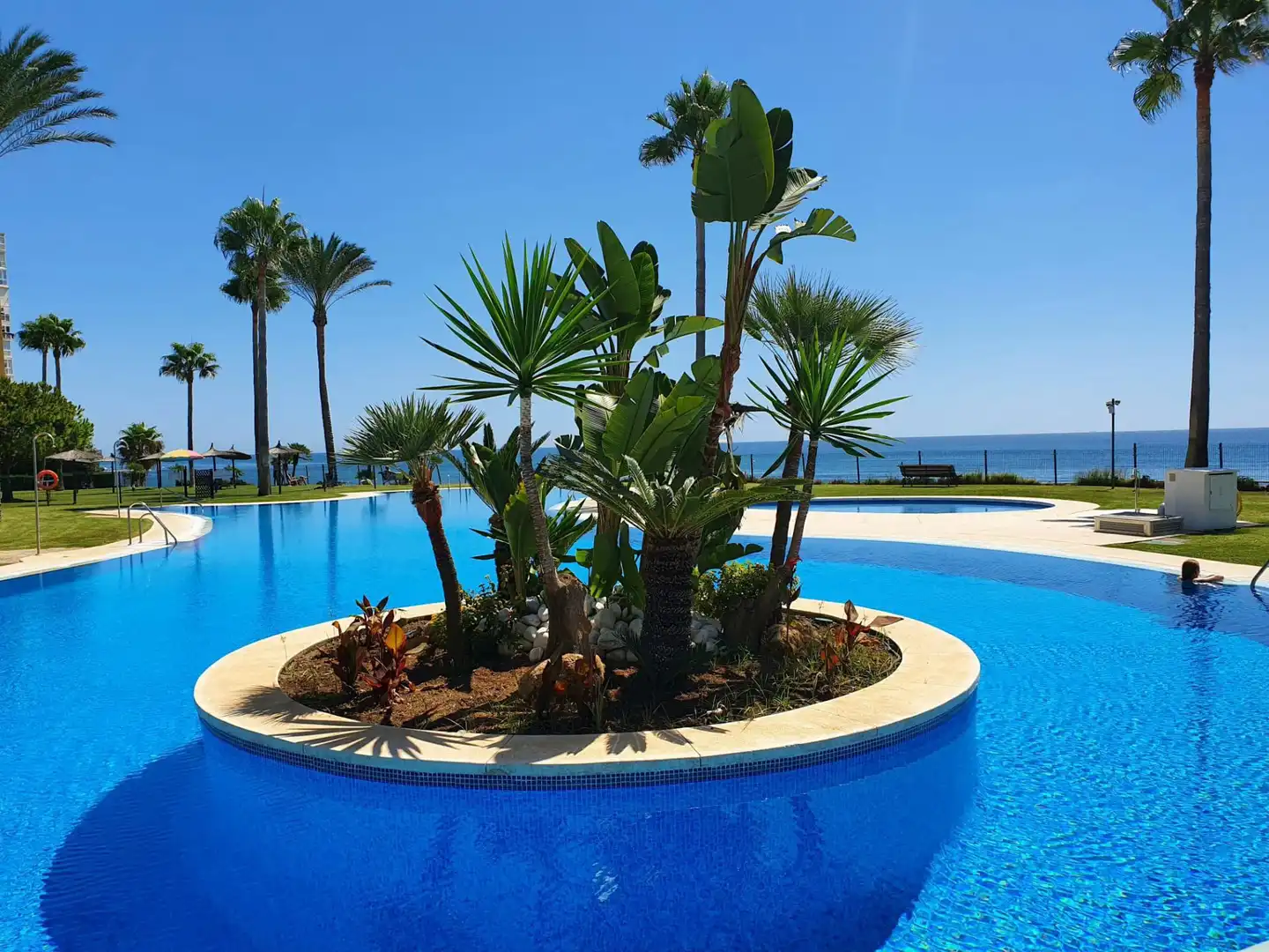 Flat for sale in Urbanizacion Alhamar, 1, Calahonda Swimming pool of Flat for sale in Mijas with Air Conditioner, Heating and Private garden
