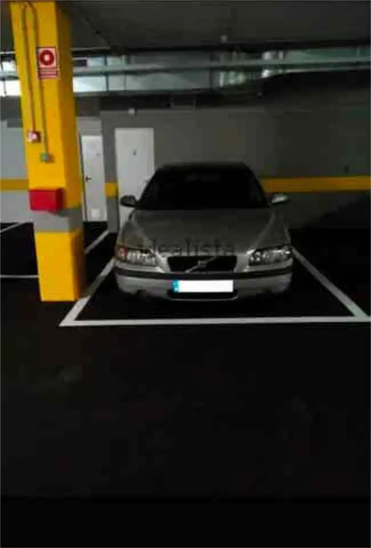 Parkplatz von Wohnung zum Verkauf in Oviedo  mit Heizung, Abstellraum und Schwimmbad