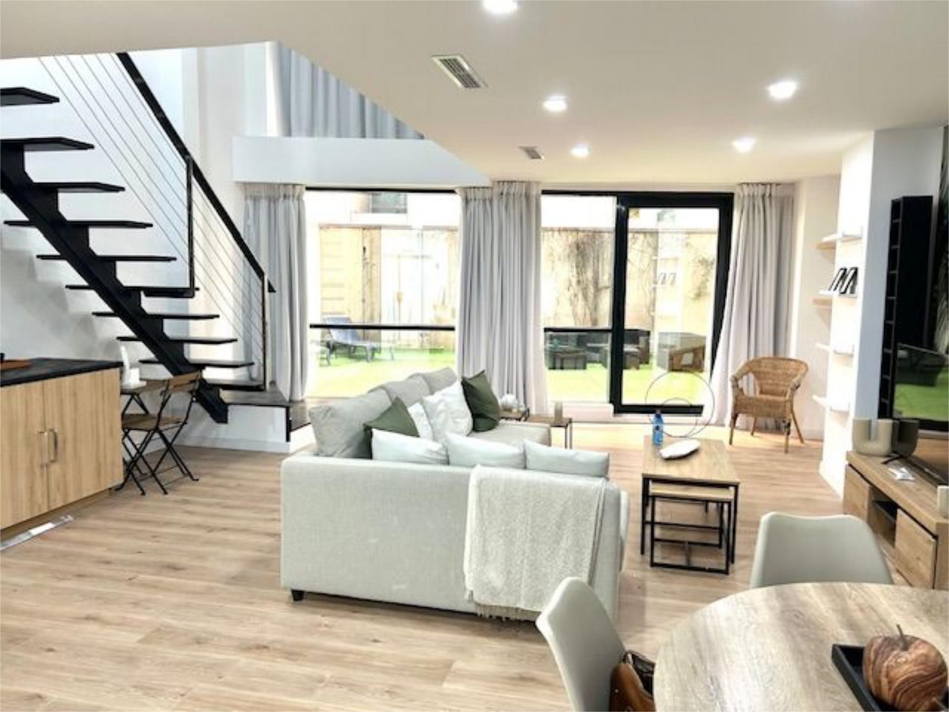 Sala de estar de Piso de alquiler en  Madrid Capital con Aire acondicionado y Piscina