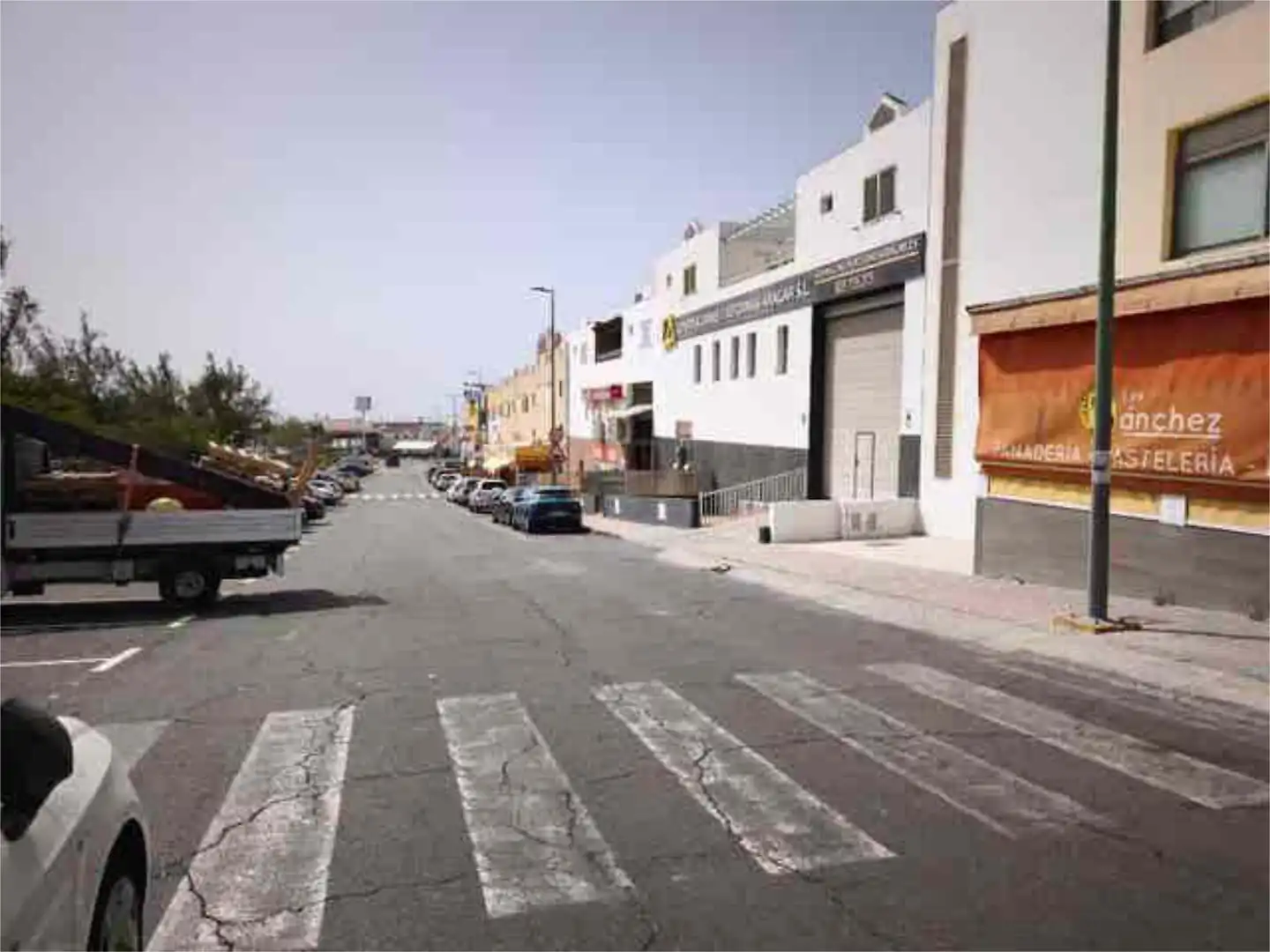 Vista exterior de Nave industrial de alquiler en San Bartolomé de Tirajana con Aire acondicionado