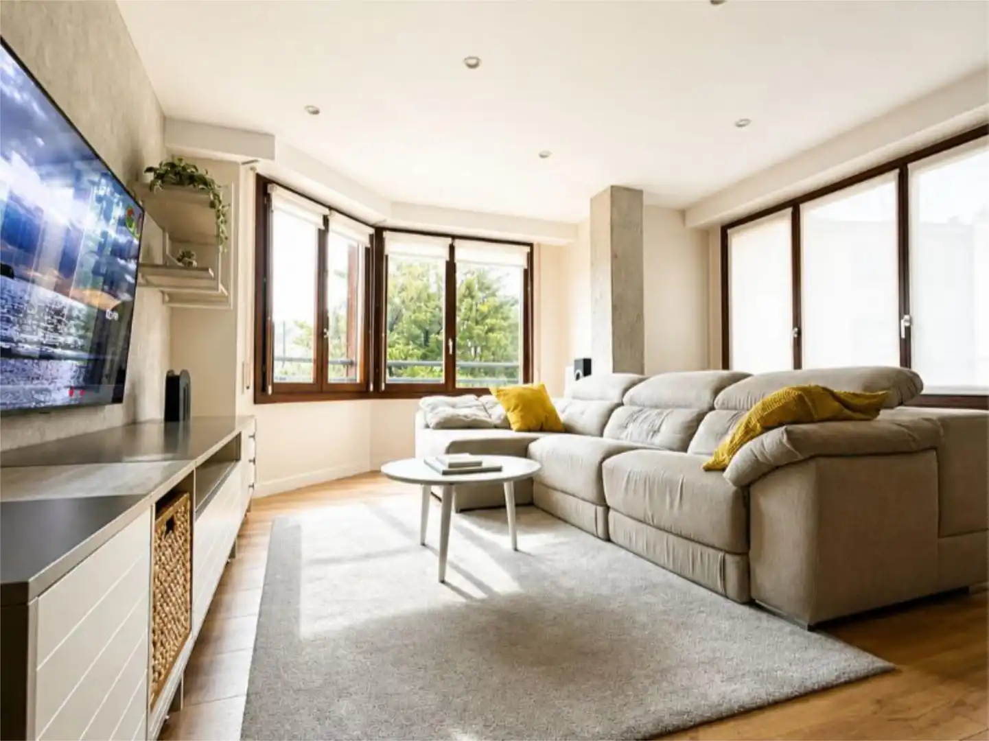 Flat for sale in Herrera Pasealekua, 18, Altza Living room of Flat for sale in Donostia - San Sebastián with Balcony