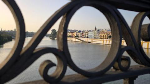 Piso de alquiler en Calle Betis, 19, Triana Casco Antiguo, Sevilla Capital - imagen 2 Foto 2 de Piso de alquiler en Calle Betis, 19, Triana Casco Antiguo, Sevilla Capital