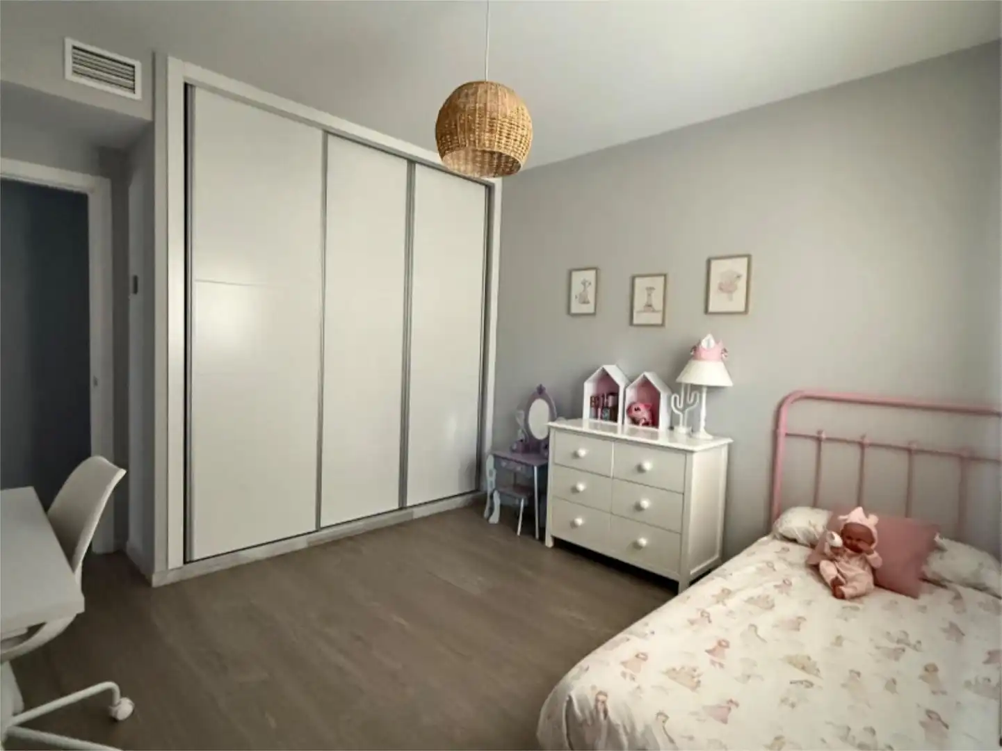 Flat for sale in Avenida Tío Pepe, Pozoalbero Bedroom of Flat for sale in Jerez de la Frontera with Air Conditioner, Heating and Private garden