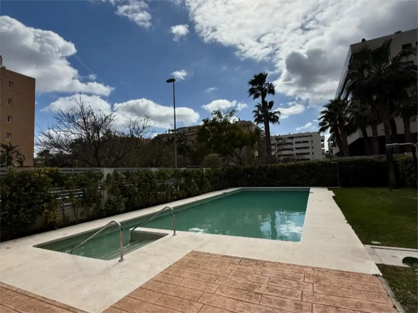 Flat for sale in Avenida Tío Pepe, Pozoalbero Swimming pool of Flat for sale in Jerez de la Frontera with Air Conditioner, Heating and Private garden
