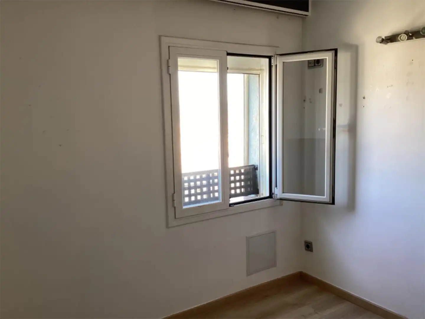 Piso en venta en Carrer de Calderón de la Barca, 135, El Carmel Piso en venta en Carrer de Calderón de la Barca, 135, El Carmel