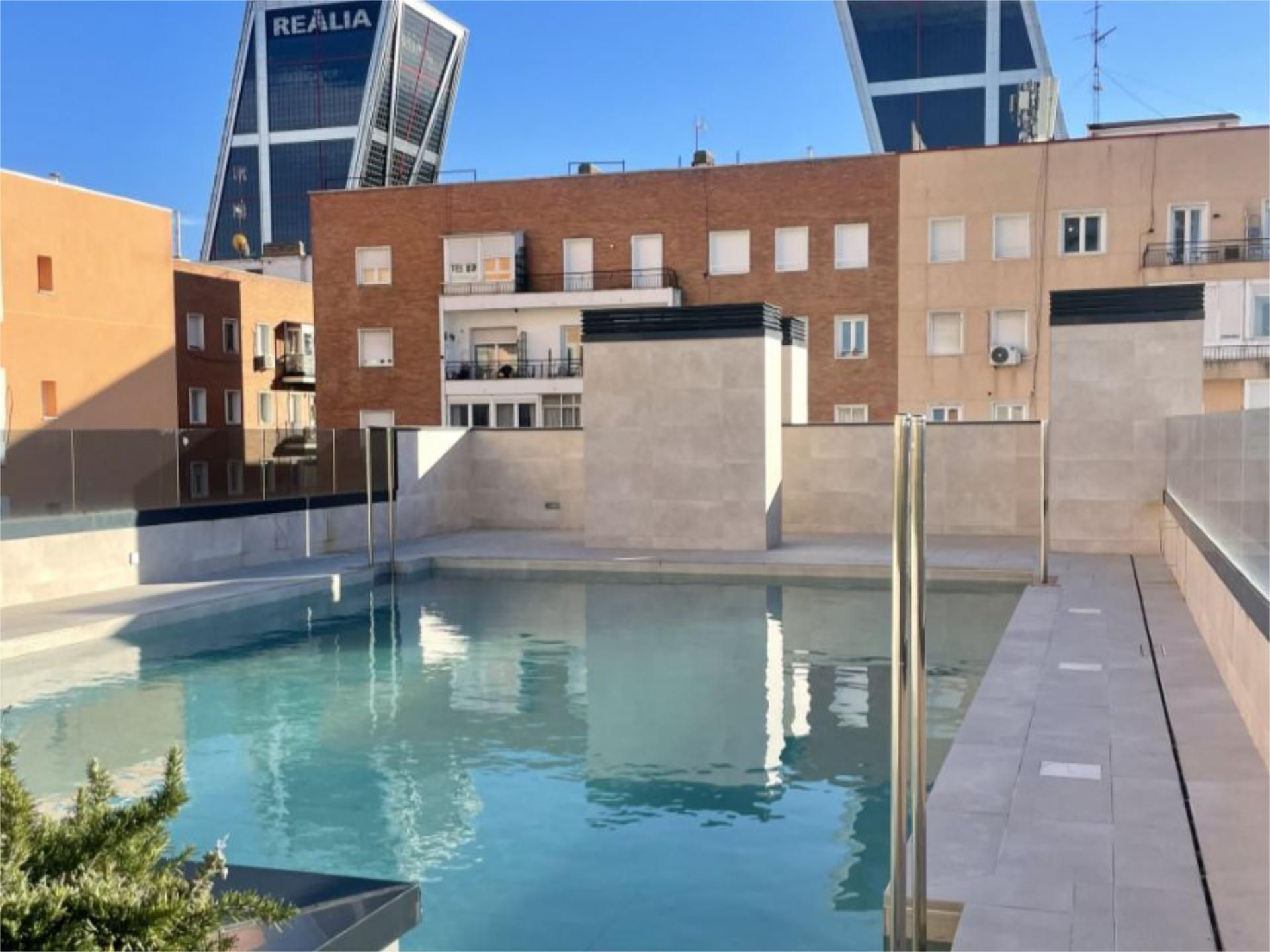 Piscina de Pis de lloguer en  Madrid Capital amb Aire condicionat, Calefacció i Terrassa