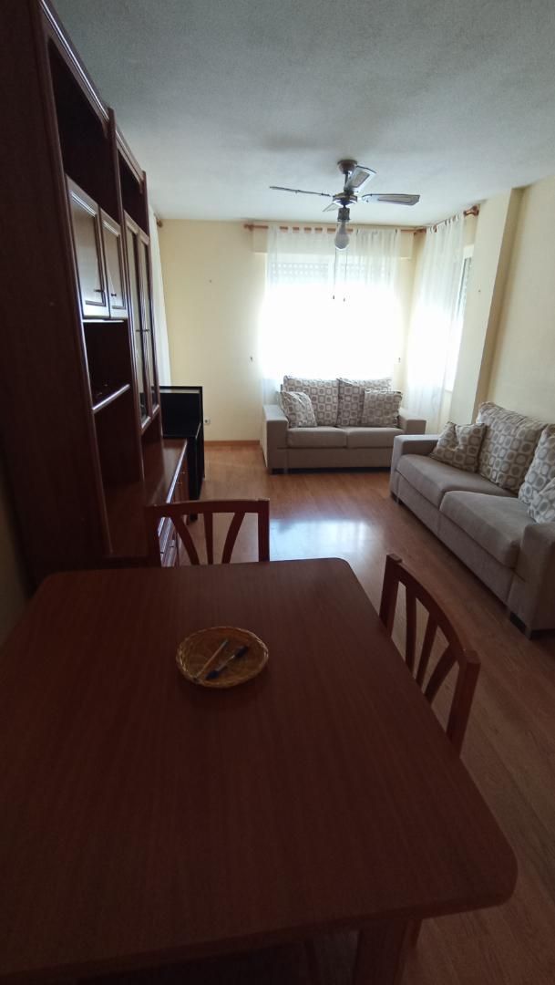 Wohnzimmer von Wohnung zur Miete in Terradillos mit Balkon