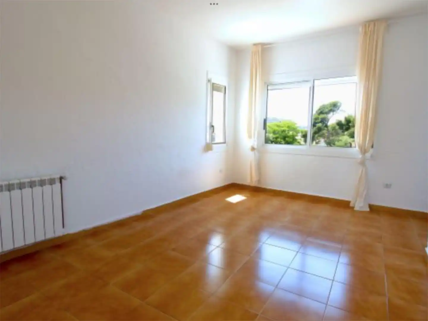 Habitación de Piso de alquiler en Sitges con Calefacción, Parquet y Terraza