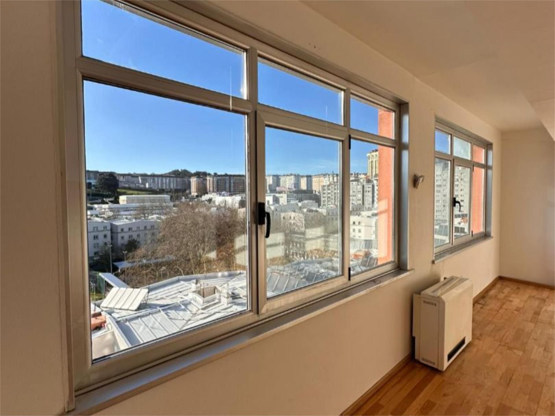 Pis en venda a Riazor - Visma Dormitori de Pis en venda en A Coruña Capital amb Calefacció, Parquet i Traster