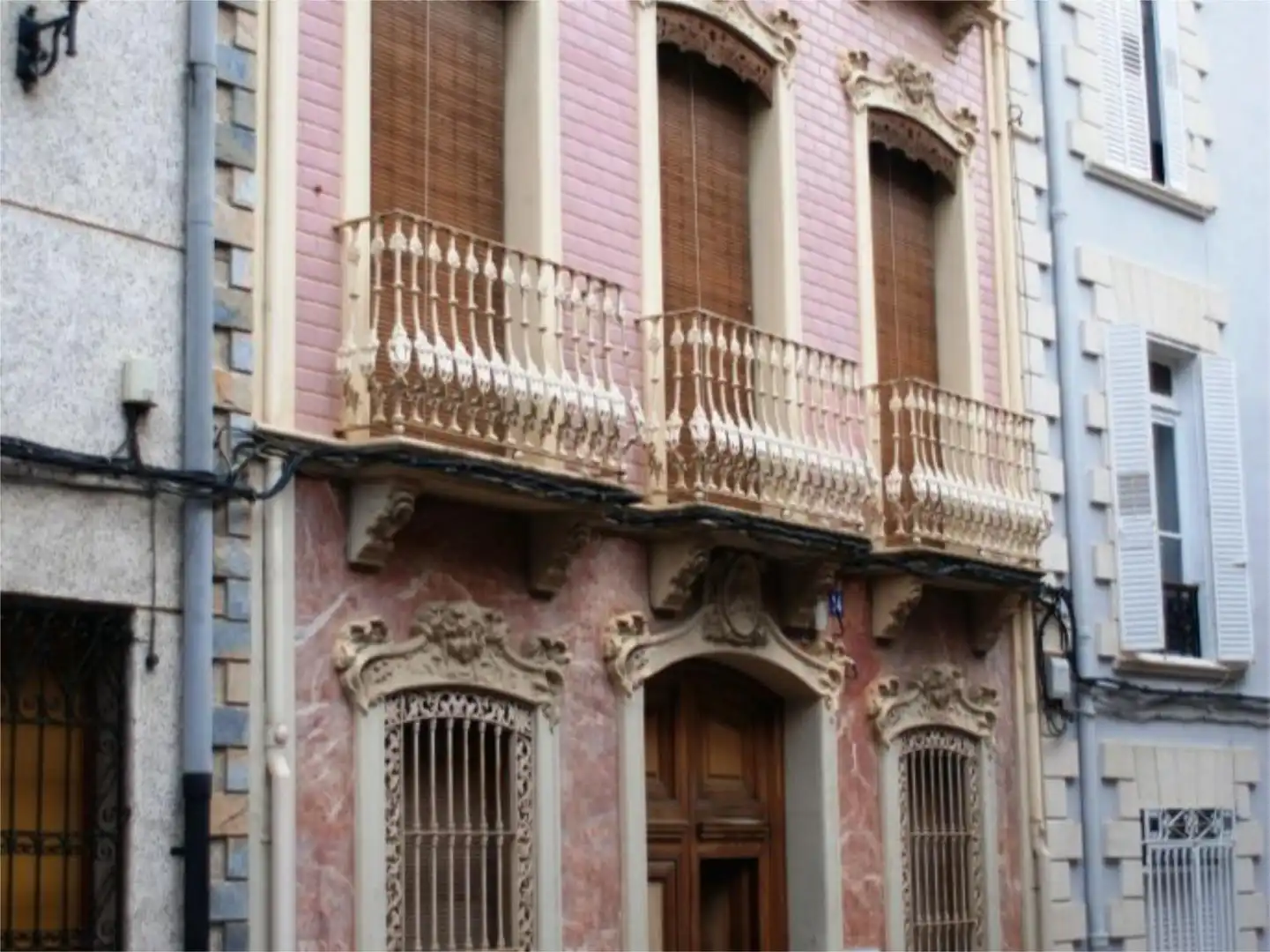 Casa adosada en venta en Calle la Abadía, 14, Caudete Vista exterior de Casa adosada en venta en Caudete con Balcón