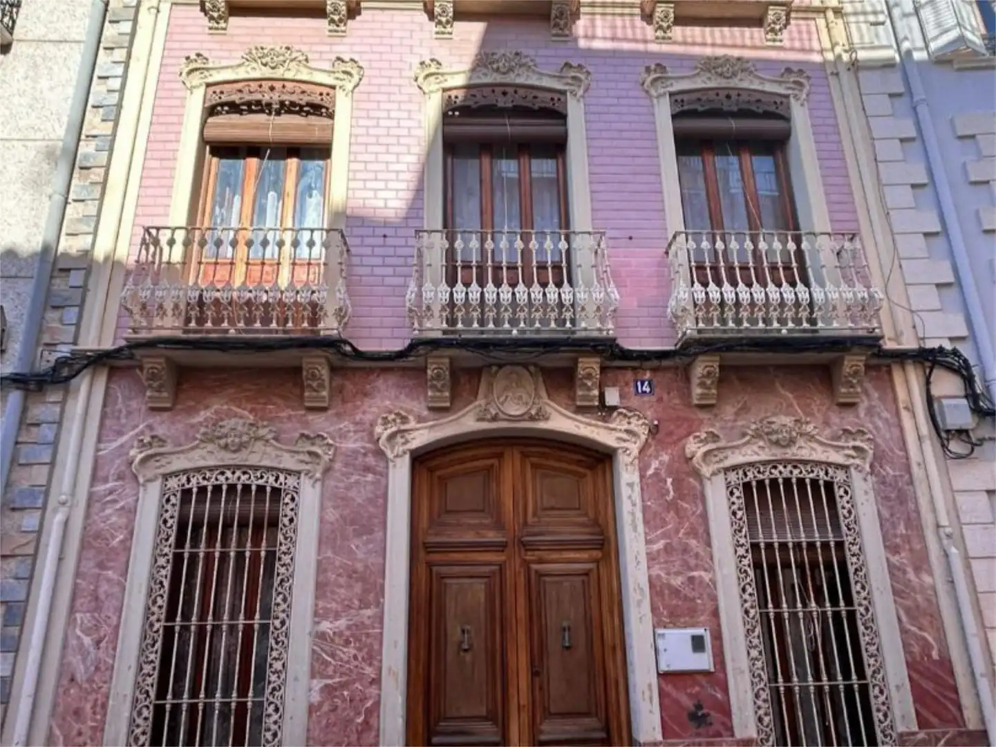 Casa adosada en venta en Calle la Abadía, 14, Caudete Vista exterior de Casa adosada en venta en Caudete con Balcón