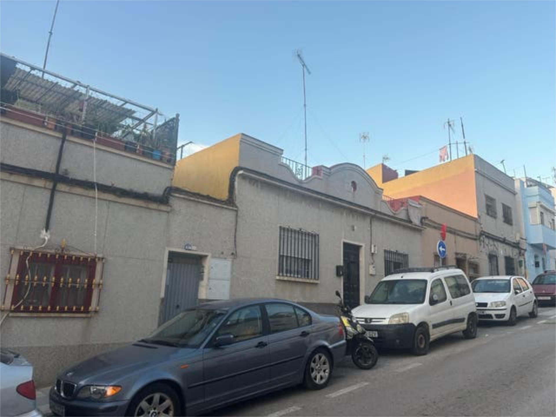 Casa o chalet en venta en Bajadilla - Fuente Nueva Vista exterior de Casa o chalet en venta en Algeciras con Jardín privado, Terraza y Trastero