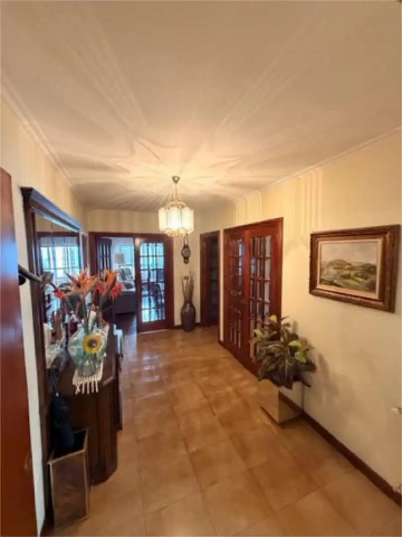 Piso en venta en As Travesas - Balaídos Piso en venta en Vigo con Calefacción, Trastero y Amueblado