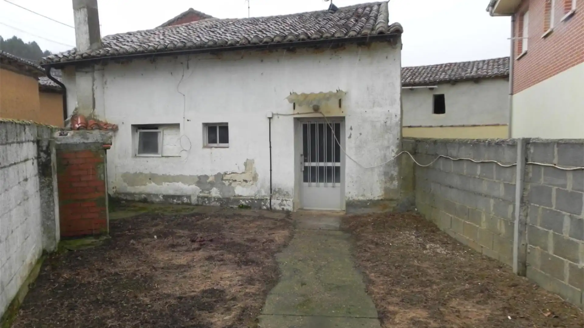 Vista exterior de Casa o chalet en venta en Villazanzo de Valderaduey con Jardín privado