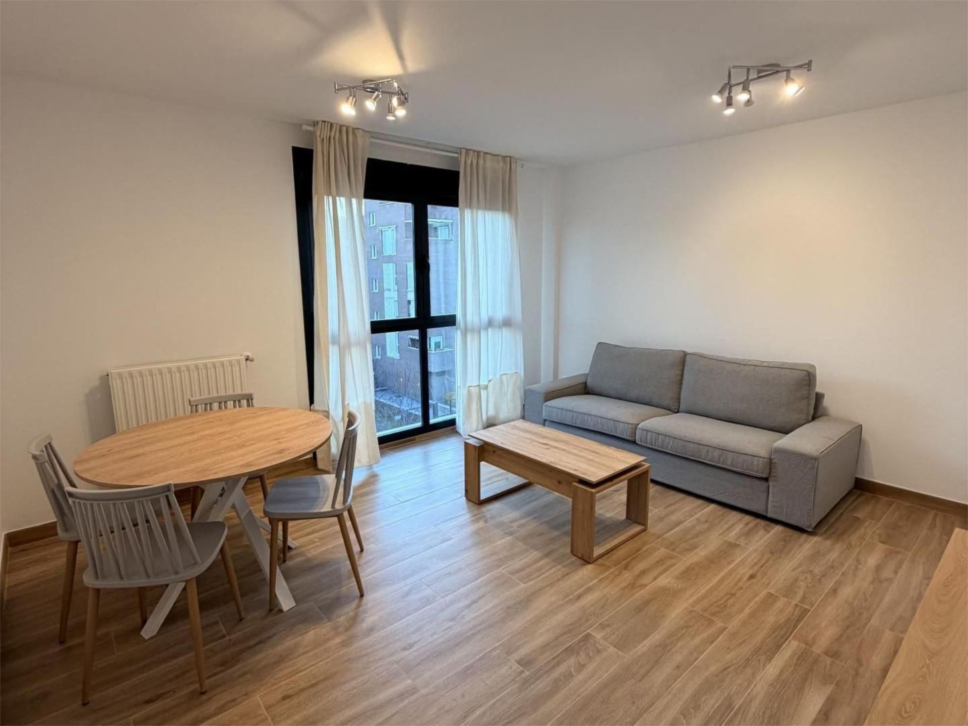 Wohnzimmer von Wohnung zur Miete in Torrejón de Ardoz mit Schwimmbad und Balkon