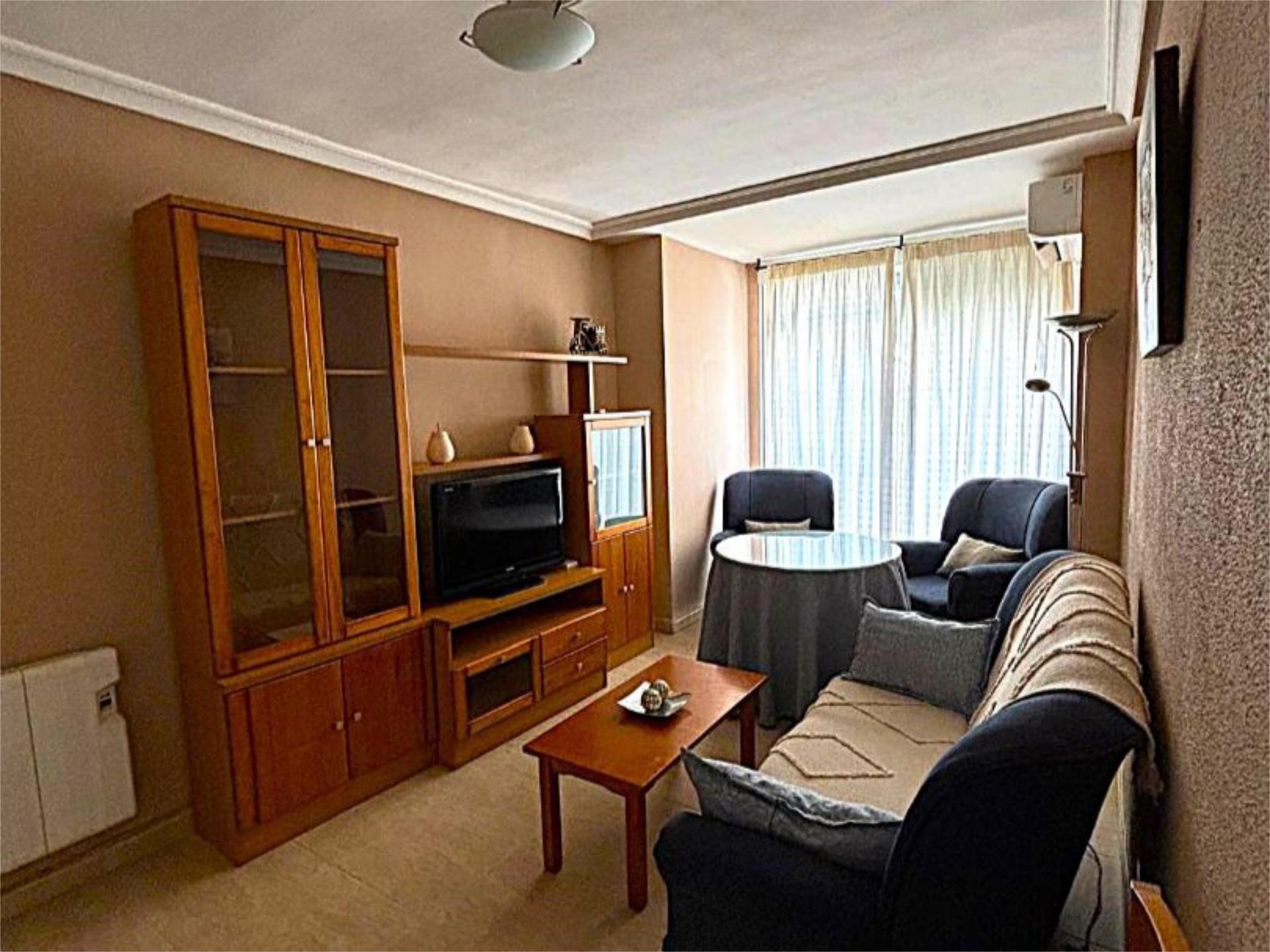 Piso de alquiler en Calle Antonio de la Cadena, 2, Centro Ciudad Sala de estar de Piso de alquiler en Plasencia con Calefacción y Amueblado