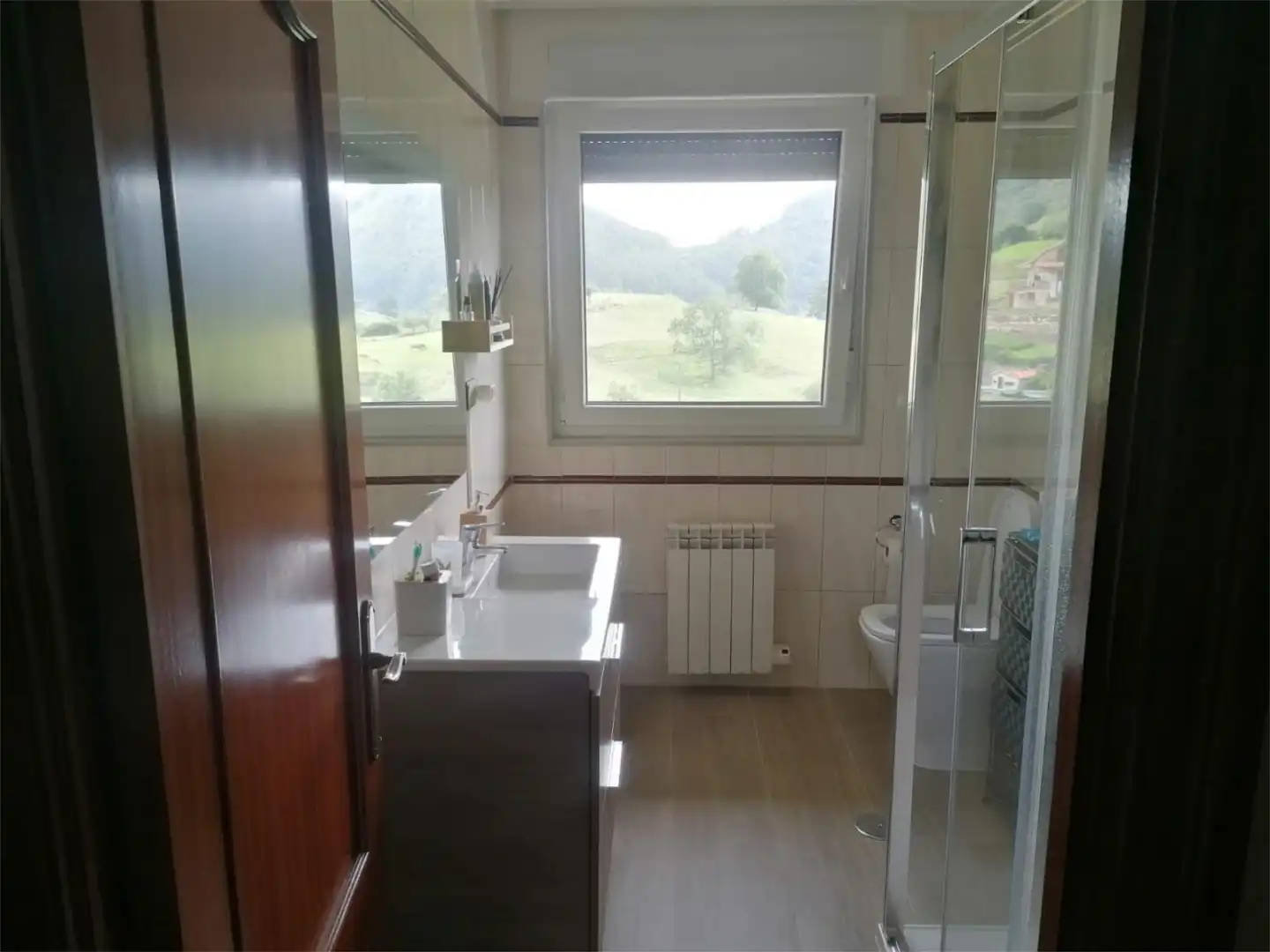 Country house zum Verkauf in Diseminado Hijas, 2006, Puente Viesgo Badezimmer von Country house zum Verkauf in Puente Viesgo mit Klimaanlage, Terrasse und Balkon