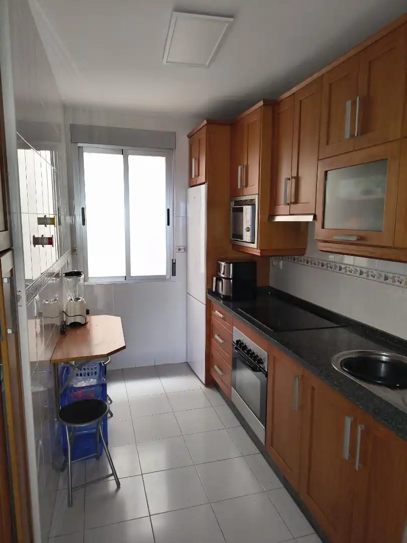 Piso de alquiler en Calle Puerta del Ángel, 4, San Ildefonso - Catedral Cocina de Piso de alquiler en Jaén con Aire acondicionado, Horno y Lavadora