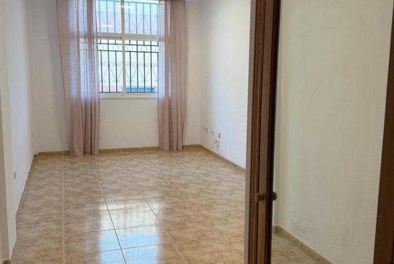 Flat for rent in Calle Alicia Navarro, 4, Vistabella - Villa Benitez - Ballester, Santa Cruz de Tenerife Capital - image 1 Photo 1 of Flat for rent in Calle Alicia Navarro, 4, Vistabella - Villa Benitez - Ballester, Santa Cruz de Tenerife Capital