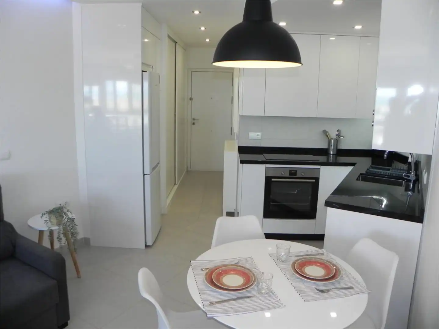 Piso de alquiler en Calle la Colina, 1, La Colina Cocina de Piso de alquiler en Torremolinos con Aire acondicionado, Calefacción y Piscina