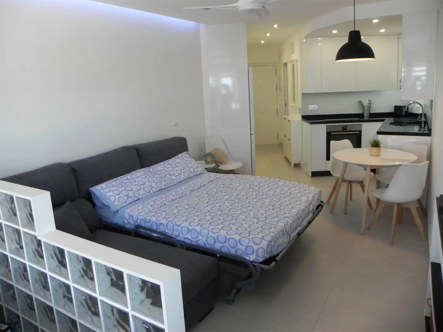Piso de alquiler en Calle la Colina, 1, La Colina Habitación de Piso de alquiler en Torremolinos con Aire acondicionado, Calefacción y Piscina