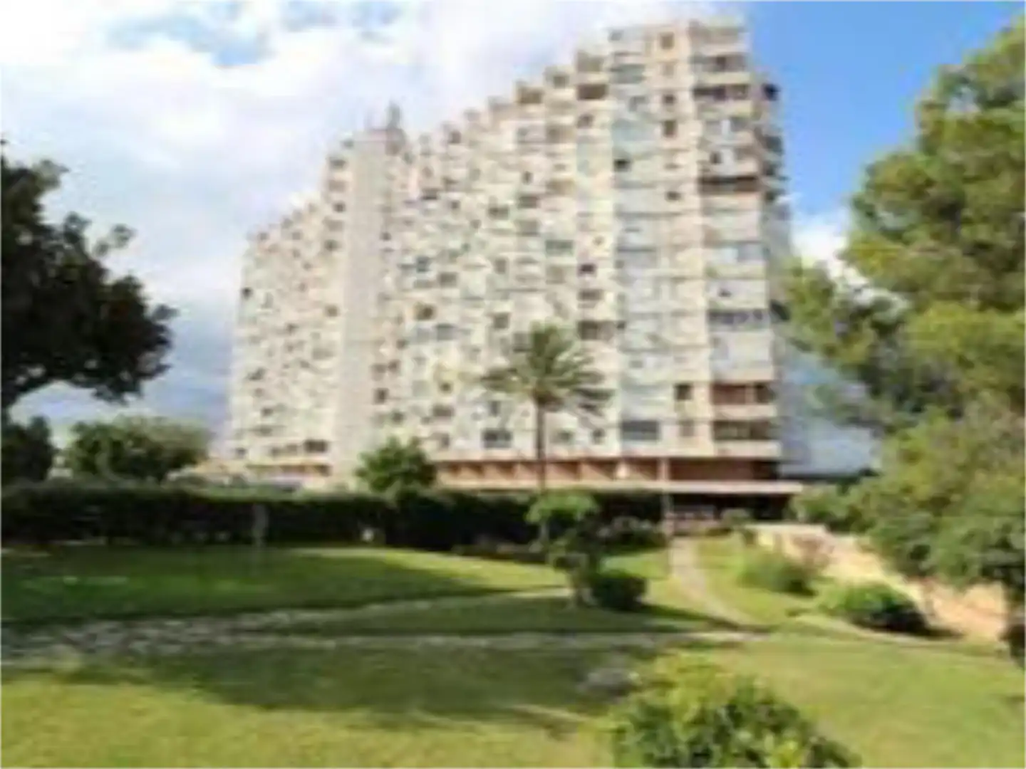 Piso de alquiler en Calle la Colina, 1, La Colina Vista exterior de Piso de alquiler en Torremolinos con Aire acondicionado, Calefacción y Piscina