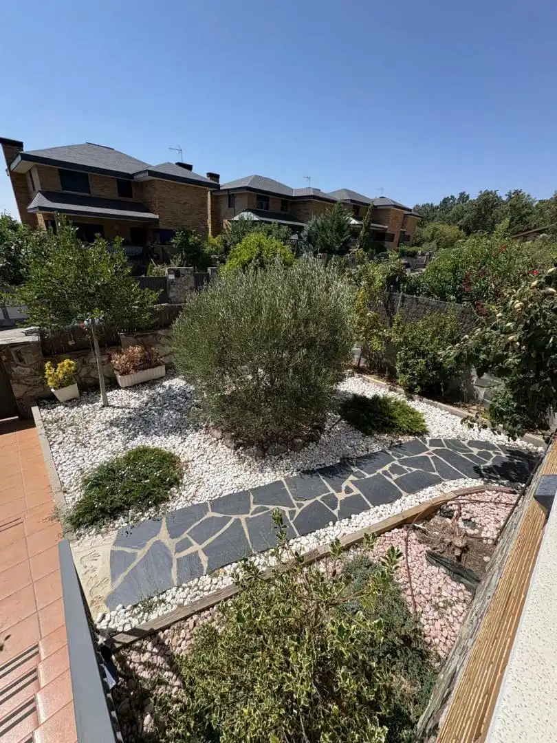 Casa o chalet en venta en Desconocido, 31x, Mataelpino Jardín de Casa o chalet en venta en El Boalo - Cerceda – Mataelpino con Terraza, Piscina y Balcón
