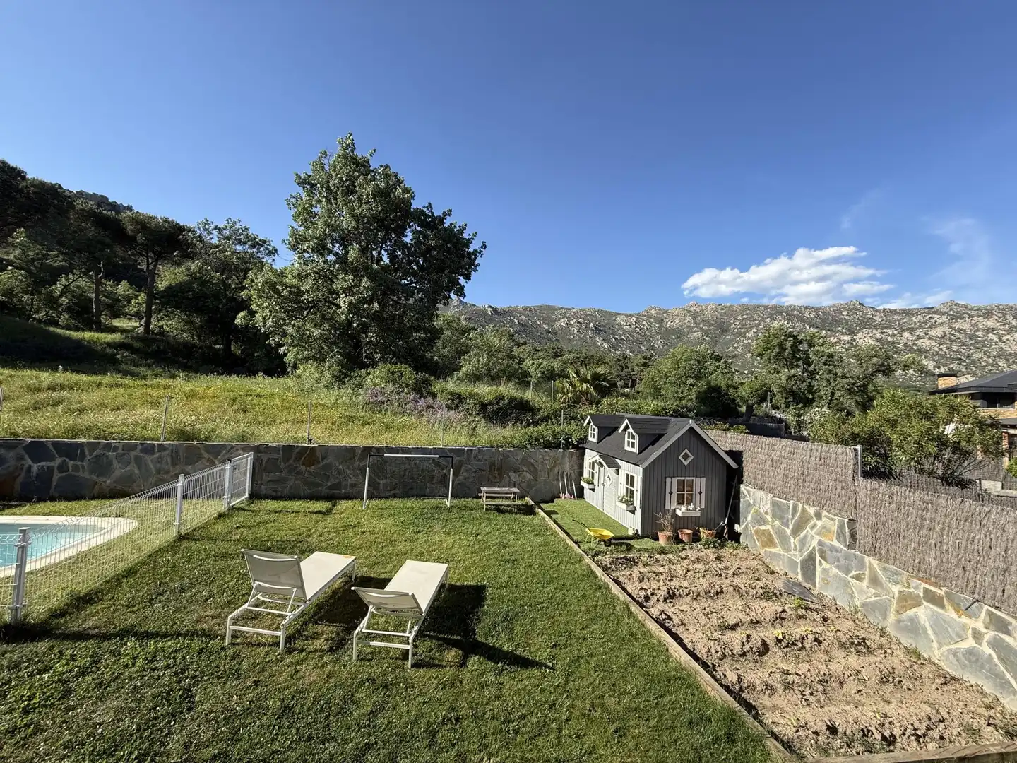 Casa o chalet en venta en Desconocido, 31x, Mataelpino Jardín de Casa o chalet en venta en El Boalo - Cerceda – Mataelpino con Terraza, Piscina y Balcón