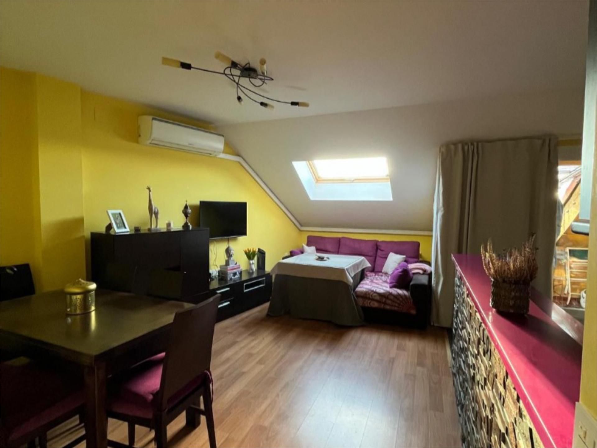 Habitación de Dúplex en venta en Malpartida de Plasencia con Aire acondicionado, Calefacción y Parquet