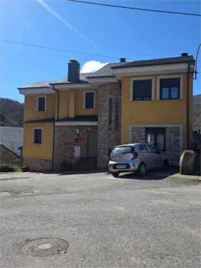 Vista exterior de Casa o xalet en venda en Toreno amb Terrassa