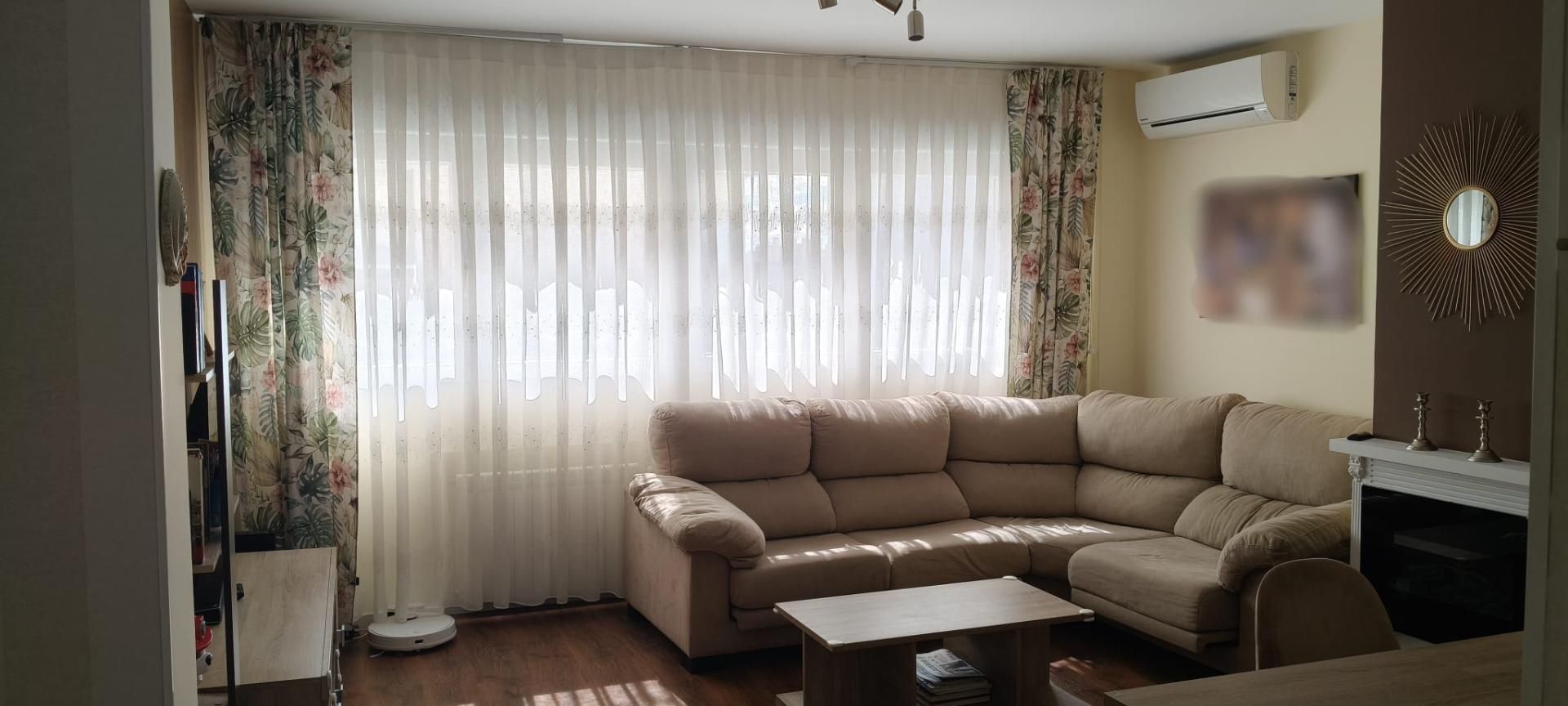 Piso en venta en Calle Torrox, 14, San Fermín Sala de estar de Piso en venta en Madrid Capital con Aire acondicionado