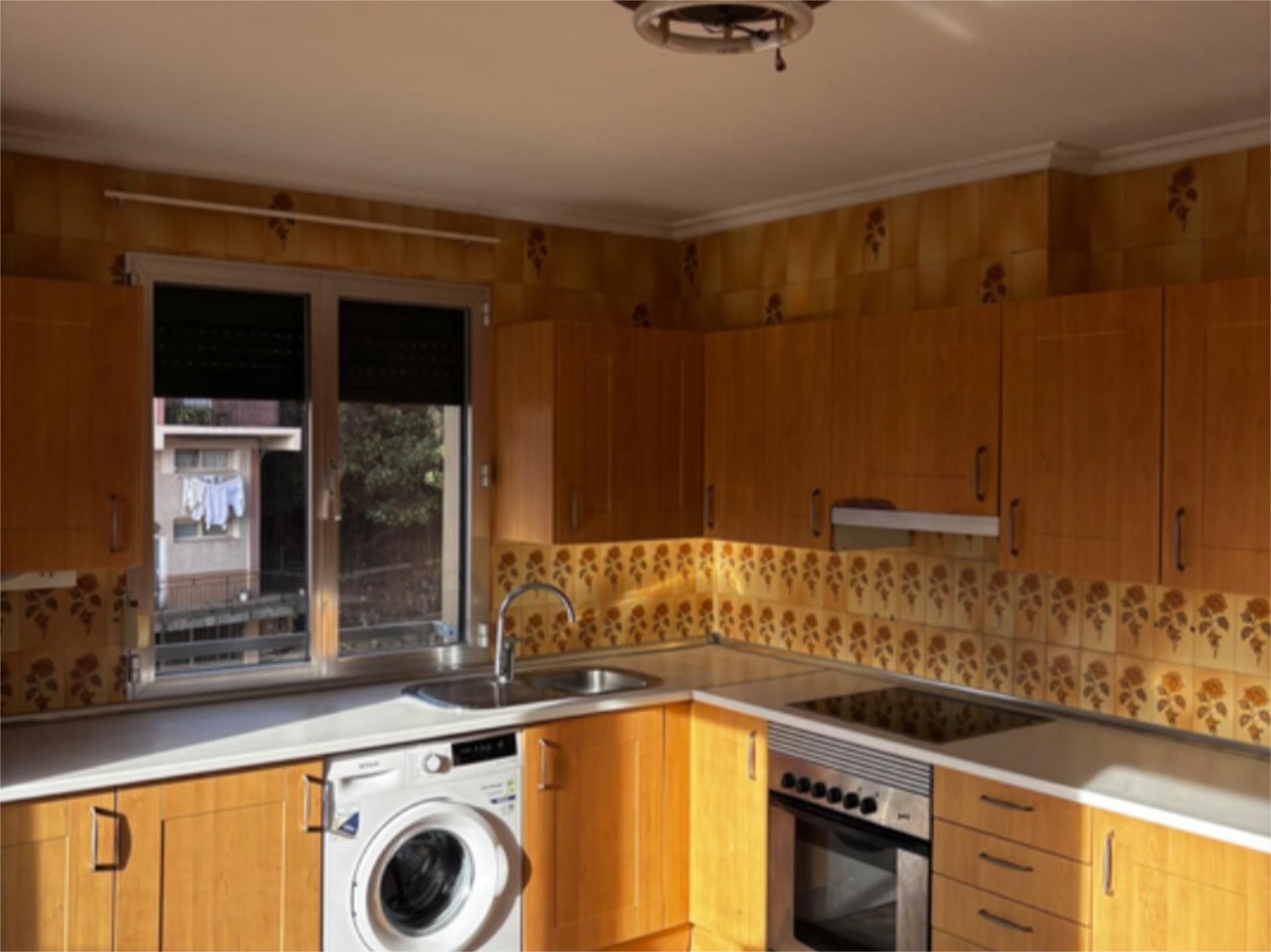 Flat for sale in Salinas Kalea, 2, Pasaia Kitchen of Flat for sale in Pasaia with Balcony