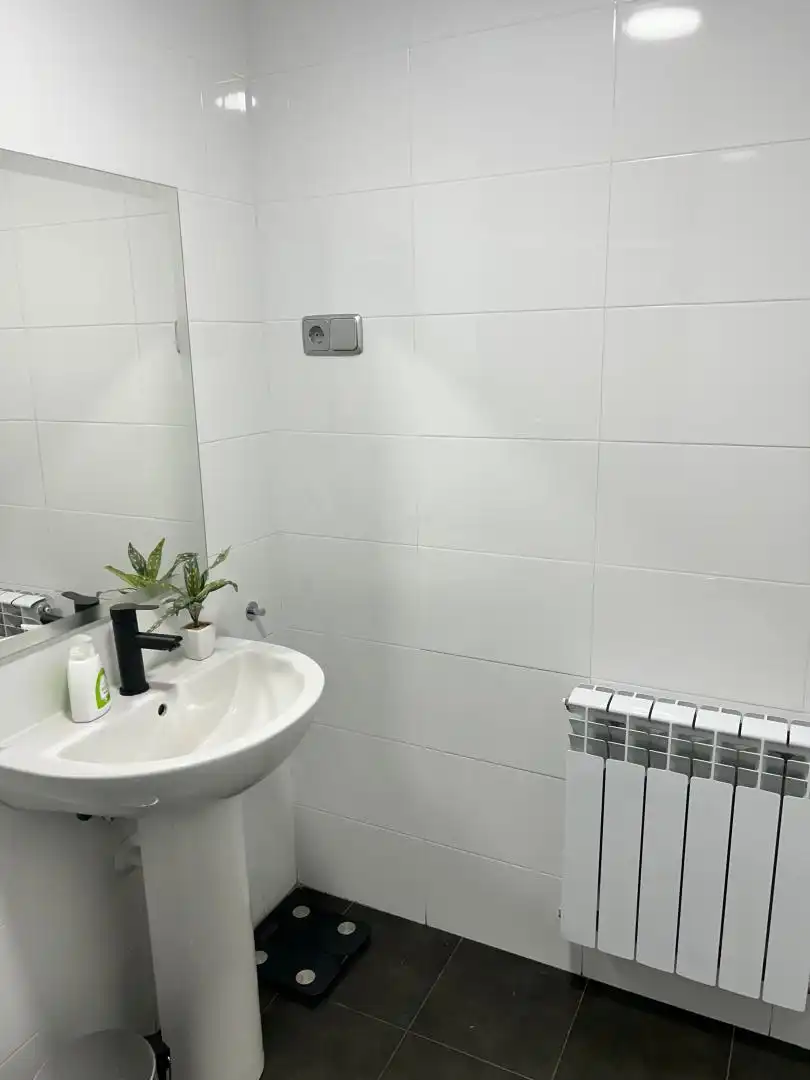 Piso en venta en Calle los Devis, 20, Alcázar de San Juan Baño de Piso en venta en Alcázar de San Juan con Aire acondicionado, Calefacción y Jardín privado