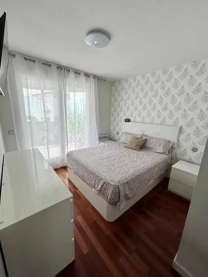 Piso en venta en Calle los Devis, 20, Alcázar de San Juan Habitación de Piso en venta en Alcázar de San Juan con Aire acondicionado, Calefacción y Jardín privado