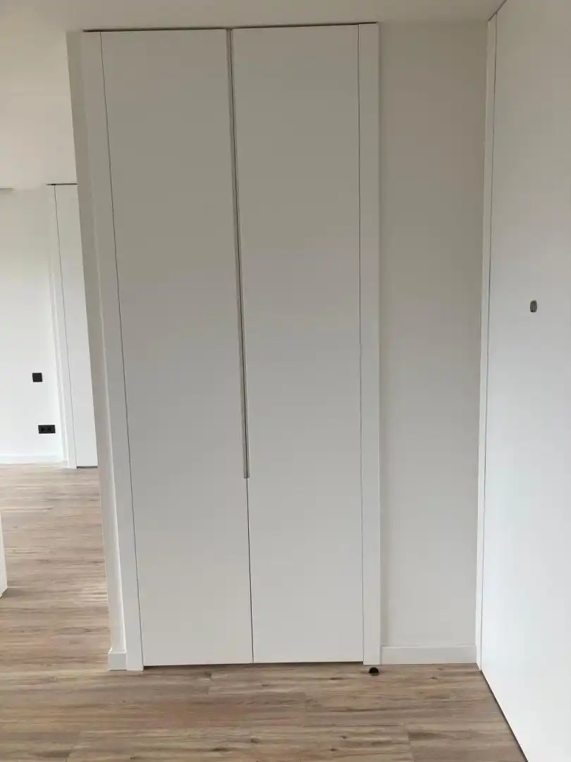 Dormitori de Apartament de lloguer en Madrid amb Aire condicionat, Calefacció i Jardí privat
