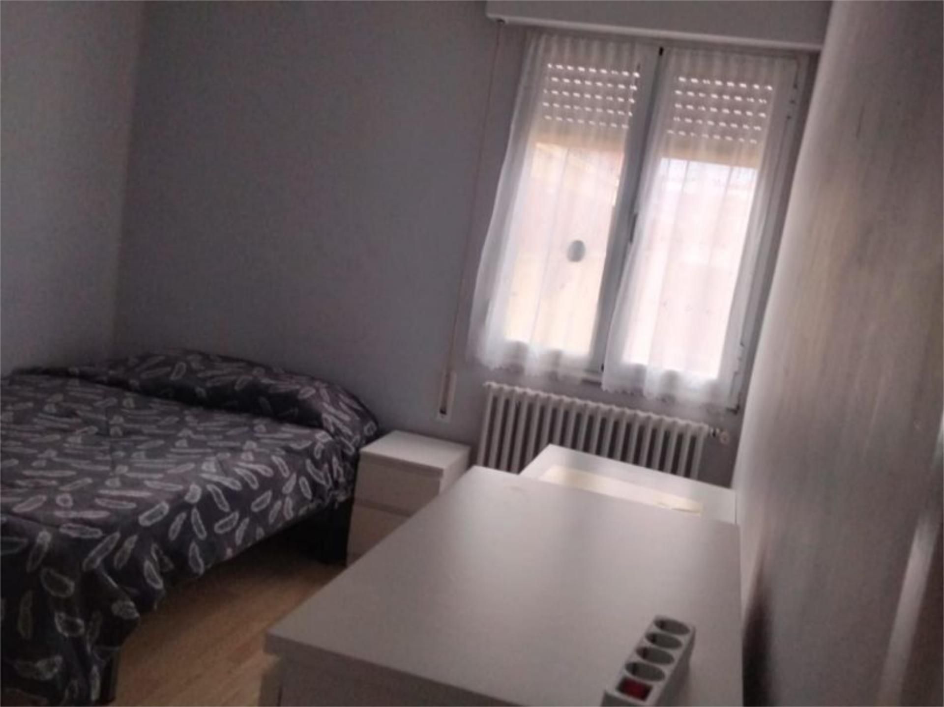 Schlafzimmer von Wohnung zur untervermieten in Vitoria - Gasteiz mit Heizung und Möbliert